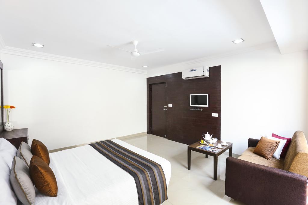 Hotel Shirdi Sai Wada Habitación foto
